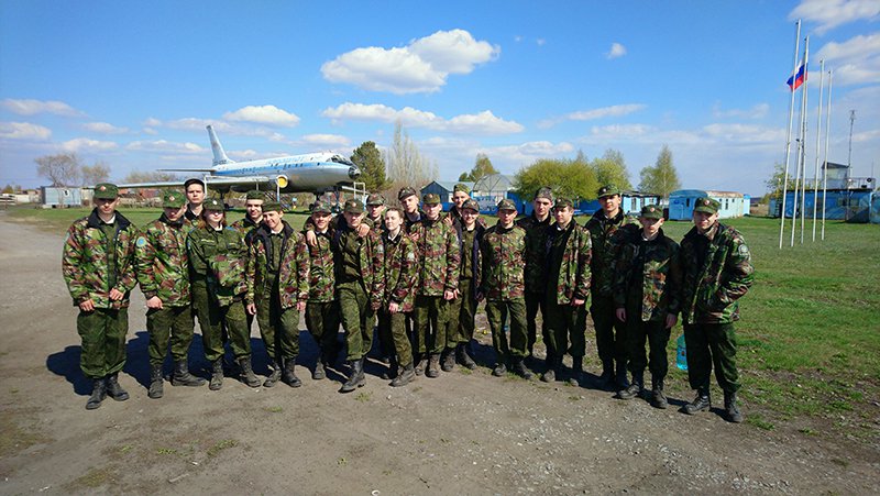 Аэродром бердск. Бердск аэродром ДОСААФ. Аэродром Бердск-Центральный. Аэродром Бердск Центральный 2003. Военный аэродром в Чанах НСО.