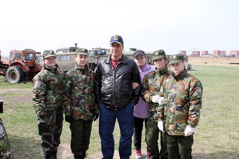 Аэродром бердск. Бердск Центральный. Аэродром Бердск Центральный 2003. Карьера Бердск центр подготовки.